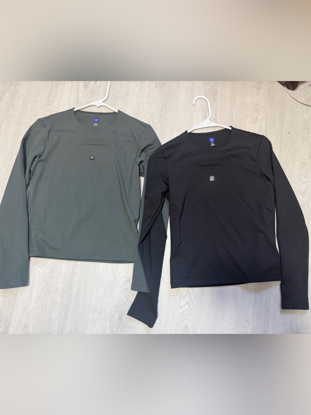 Yezzy Athletic Long Sleeve Tops - Olive Green & Black